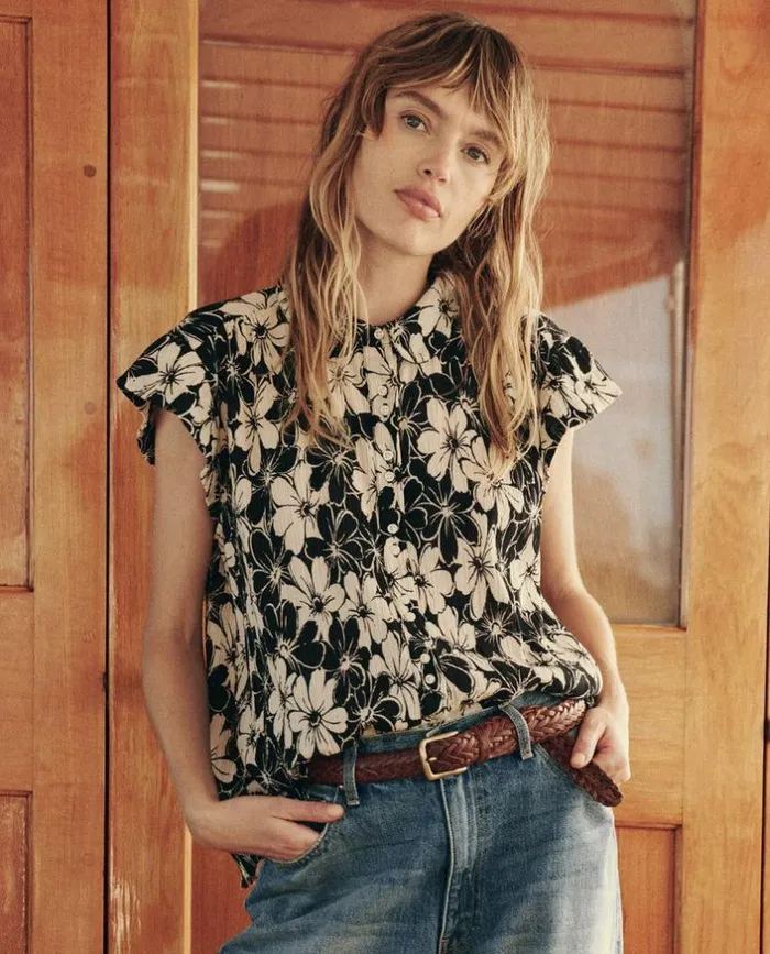 Collection The Great The Wren Top Black And Cream Hibiscus Floral