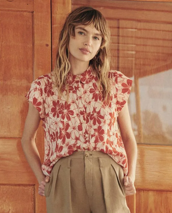Collection The Great The Wren Top Burnt Red Hibiscus Flower