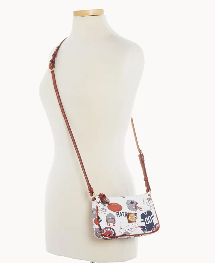 Dooney and Bourke Crossbodies NFL Patriots Lexi Crossbody Sm Coin Case Patriots 8211 WomenMen Dooney and Bourke Crossbodies NFL Patriots Lexi Crossbody Sm Coin Case Patriots 8211 WomenMen