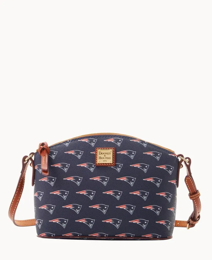 Dooney and Bourke Crossbodies NFL Patriots Suki Crossbody Med Wristlet Patriots 8211 WomenMen Dooney and Bourke Crossbodies NFL Patriots Suki Crossbody Med Wristlet Patriots 8211 WomenMen