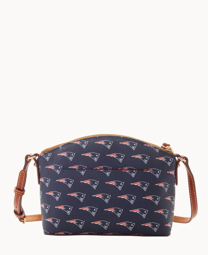 Dooney and Bourke Crossbodies NFL Patriots Suki Crossbody Med Wristlet Patriots 8211 WomenMen Dooney and Bourke Crossbodies NFL Patriots Suki Crossbody Med Wristlet Patriots 8211 WomenMen