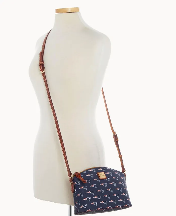 Dooney and Bourke Crossbodies NFL Patriots Suki Crossbody Med Wristlet Patriots 8211 WomenMen Dooney and Bourke Crossbodies NFL Patriots Suki Crossbody Med Wristlet Patriots 8211 WomenMen