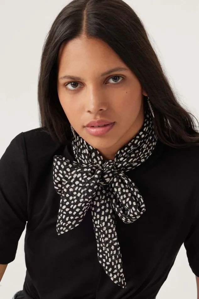FigariLightweight Square Foulard Shoes and Accessories Baandsh Scarves and Beanies
