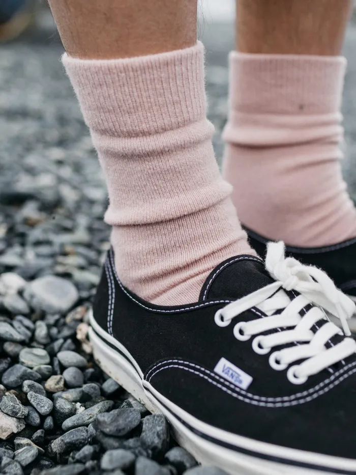Finisterre Socks MenWomen Classic Wool Sock Pink Smoke