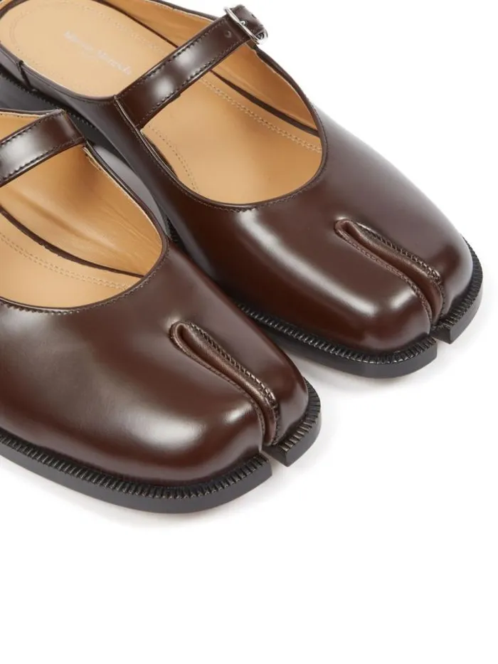 Henrik Vibskov Boutique Tabi Sandals 8211 Chic Brown Women Shoes