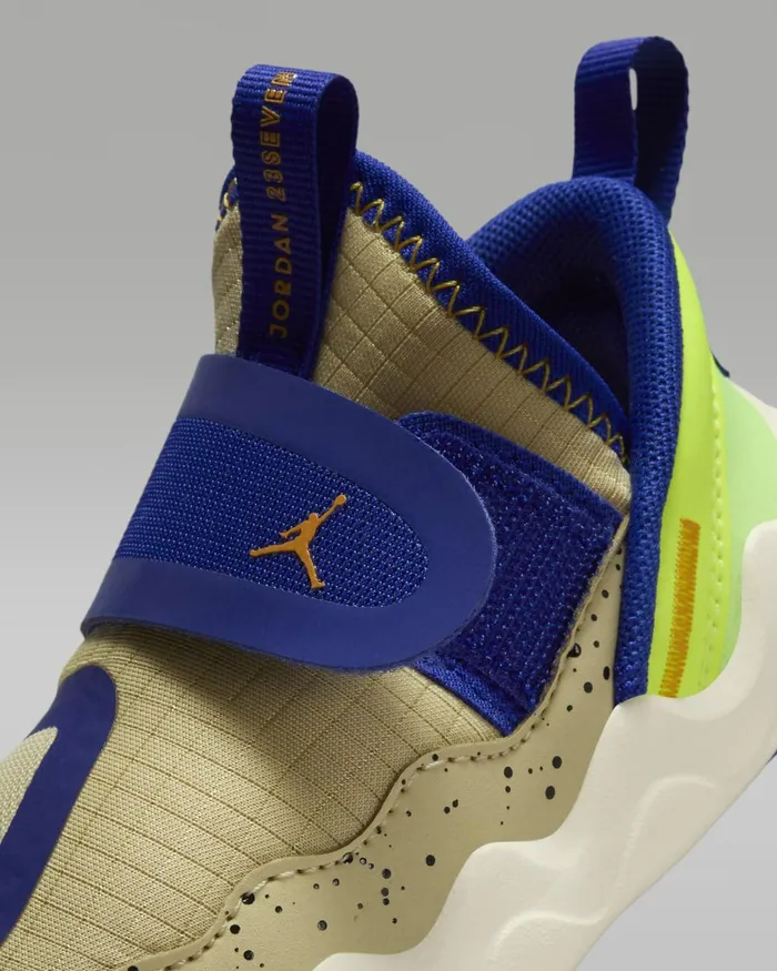 Kids Nike Jordan Jordan 237 SE Team Goldradiant Bluevoltvivid Orange