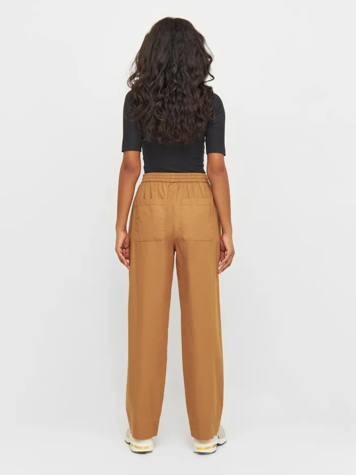 KnowledgeCotton Apparel Pants CHLOE Barrel Highrise Poplin Elastic Waistband Pants Brown Sugar 8211 Women KnowledgeCotton Apparel Pants CHLOE Barrel Highrise Poplin Elastic Waistband Pants Brown Sugar 8211 Women