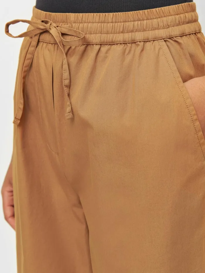 KnowledgeCotton Apparel Pants CHLOE Barrel Highrise Poplin Elastic Waistband Pants Brown Sugar 8211 Women KnowledgeCotton Apparel Pants CHLOE Barrel Highrise Poplin Elastic Waistband Pants Brown Sugar 8211 Women