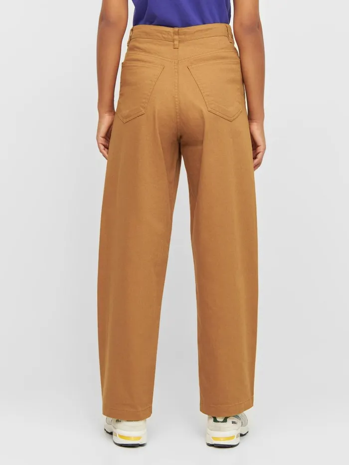 KnowledgeCotton Apparel Pants CHLOE Barrel Highrise Twill 5pocket Pants Brown Sugar 8211 Women KnowledgeCotton Apparel Pants CHLOE Barrel Highrise Twill 5pocket Pants Brown Sugar 8211 Women
