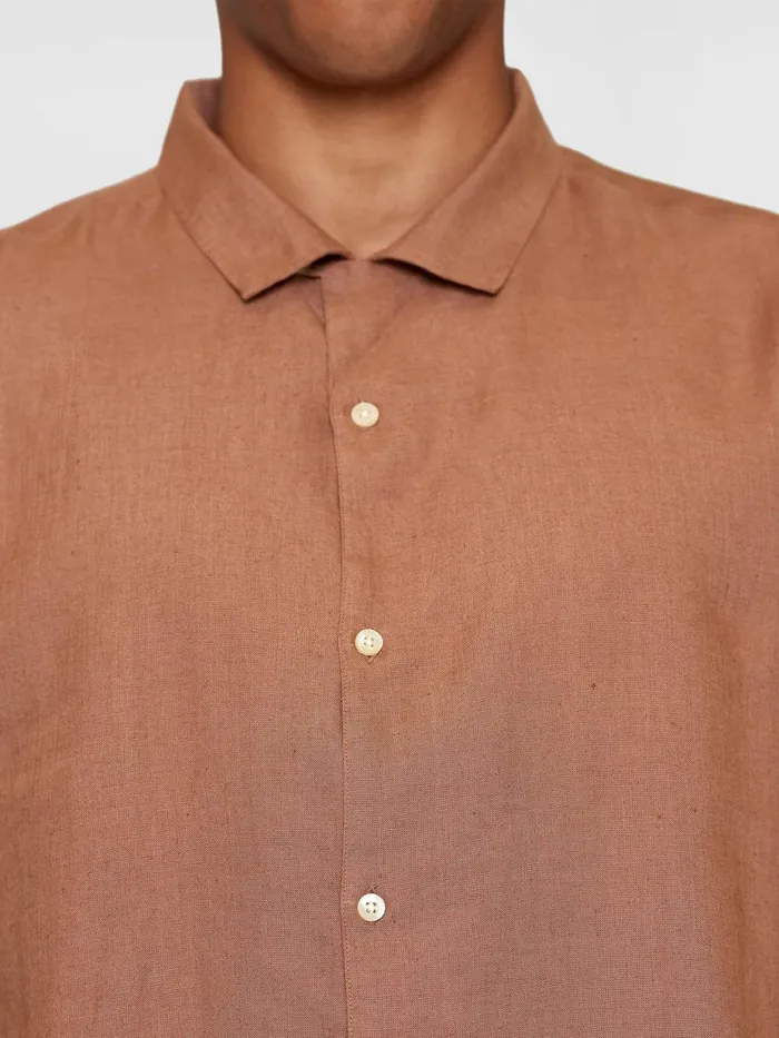 KnowledgeCotton Apparel Shirts Box Fit Short Sleeved Linen Shirt Chocolate Malt 8211 Men
