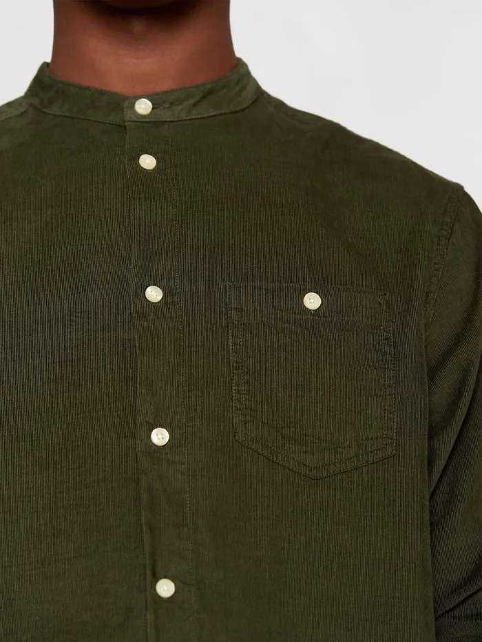 KnowledgeCotton Apparel Shirts Regular Fit Corduroy Strand Collar Shirt Forrest Night 8211 Men KnowledgeCotton Apparel Shirts Regular Fit Corduroy Strand Collar Shirt Forrest Night 8211 Men