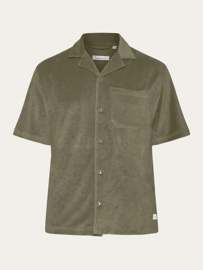 KnowledgeCotton Apparel Shirts Terry Loose Short Sleeve Shirt Burned Olive 8211 Men KnowledgeCotton Apparel Shirts Terry Loose Short Sleeve Shirt Burned Olive 8211 Men