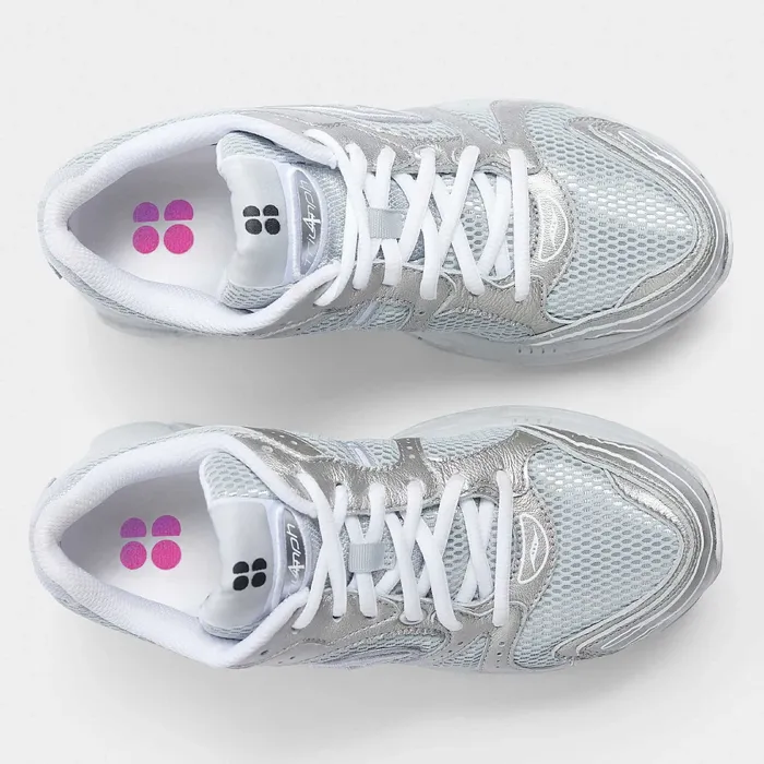 Lifestyle Saucony MenWomen Sweaty Betty X Saucony ProGrid Triumph 4 Silver White