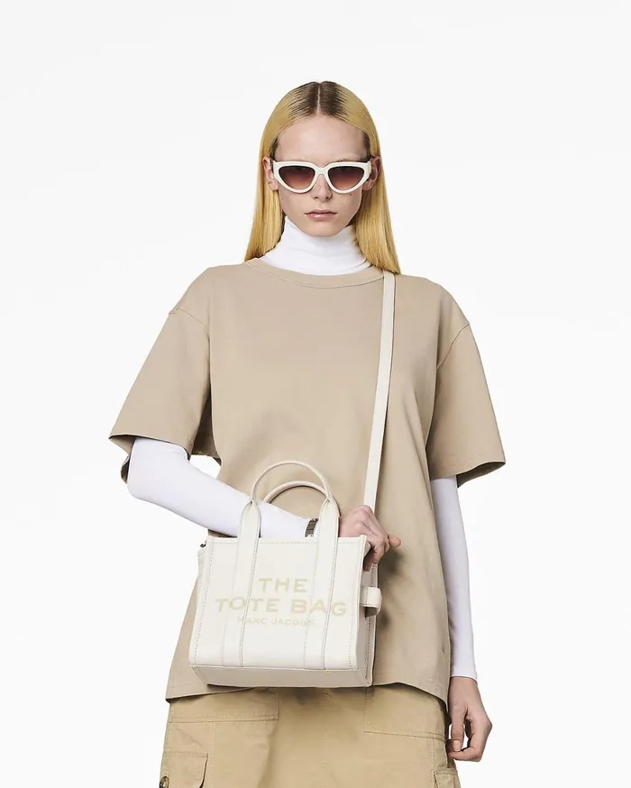 Marc Jacobs The Tote Bag The Leather Small Tote Bag Cottonsilver 8211 Women