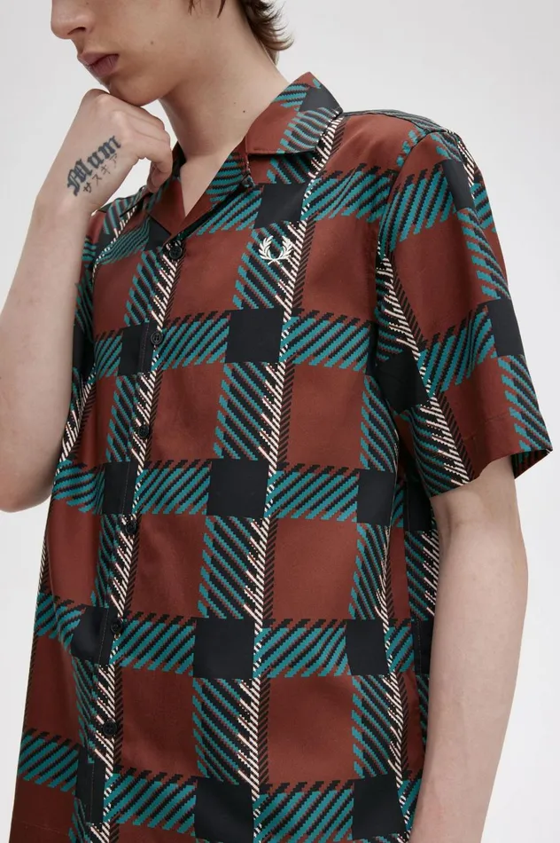 Men Glitch Tartan Revere Collar Shirt Whisky Brown Fred Perry Shirts