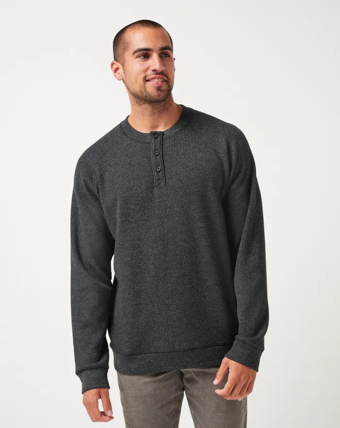 Men Hoodies and Sweatshirts TravisMathew STORM BREW CLOUD WAFFLE HENLEY Heather Dark Grey