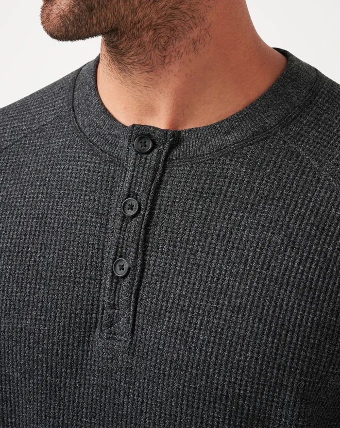Men Hoodies and Sweatshirts TravisMathew STORM BREW CLOUD WAFFLE HENLEY Heather Dark Grey Men Hoodies and Sweatshirts TravisMathew STORM BREW CLOUD WAFFLE HENLEY Heather Dark Grey