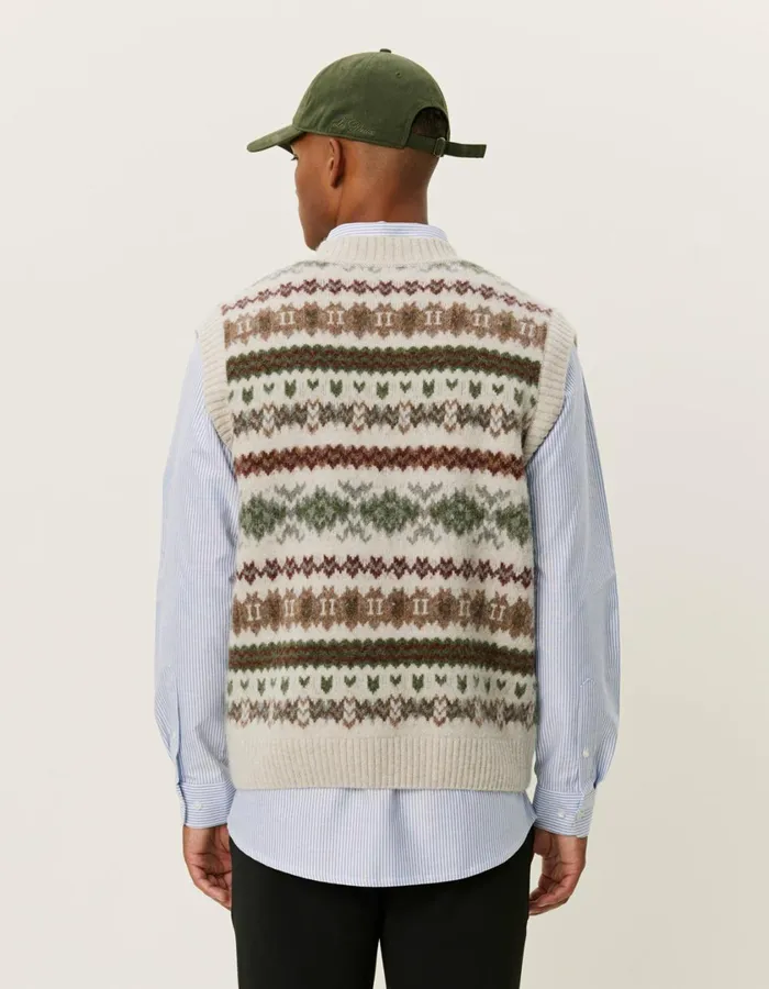 Men Hordur Fair Isle Slipover 8211 Light Desert SandCoffee Brown Les Deux Knitwear