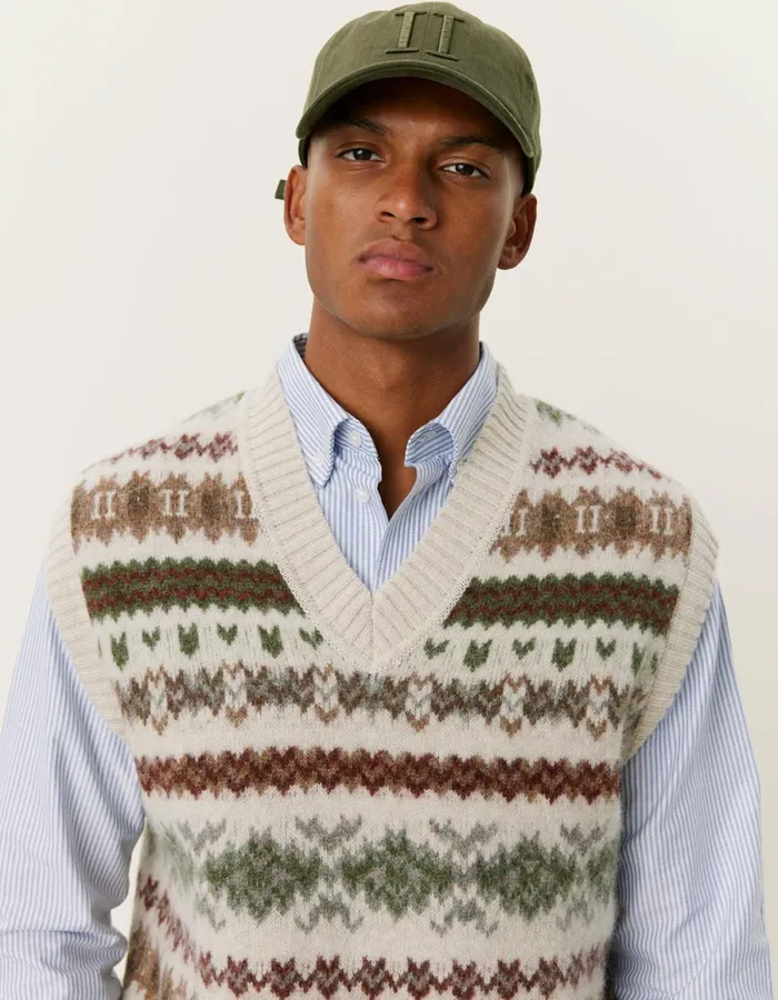 Men Hordur Fair Isle Slipover 8211 Light Desert SandCoffee Brown Les Deux Knitwear