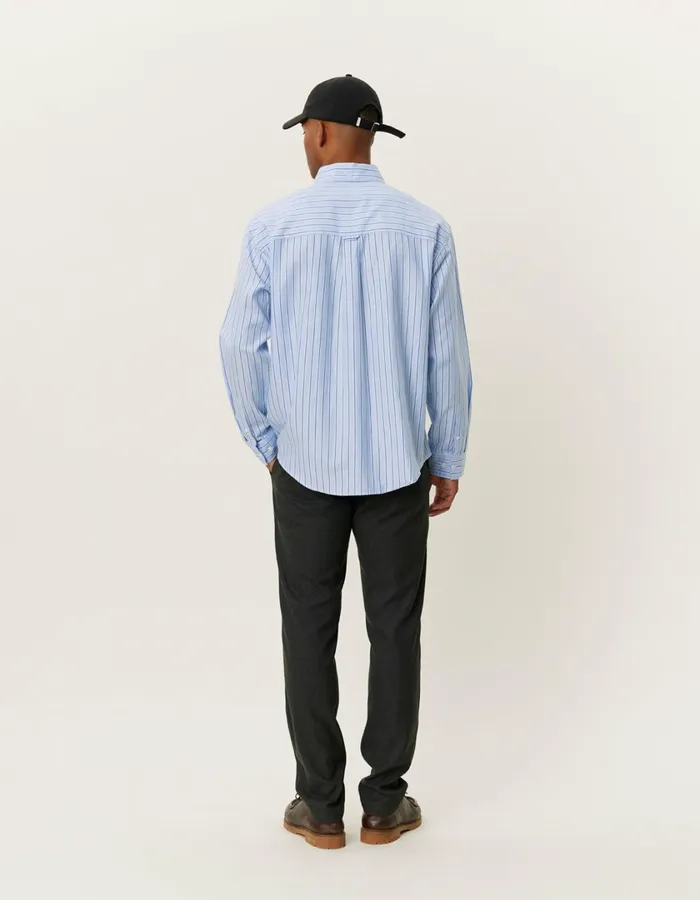 Men Kolton Herringbone Poplin Shirt 8211 WhiteBel Air Blue Les Deux ShirtsOvershirts
