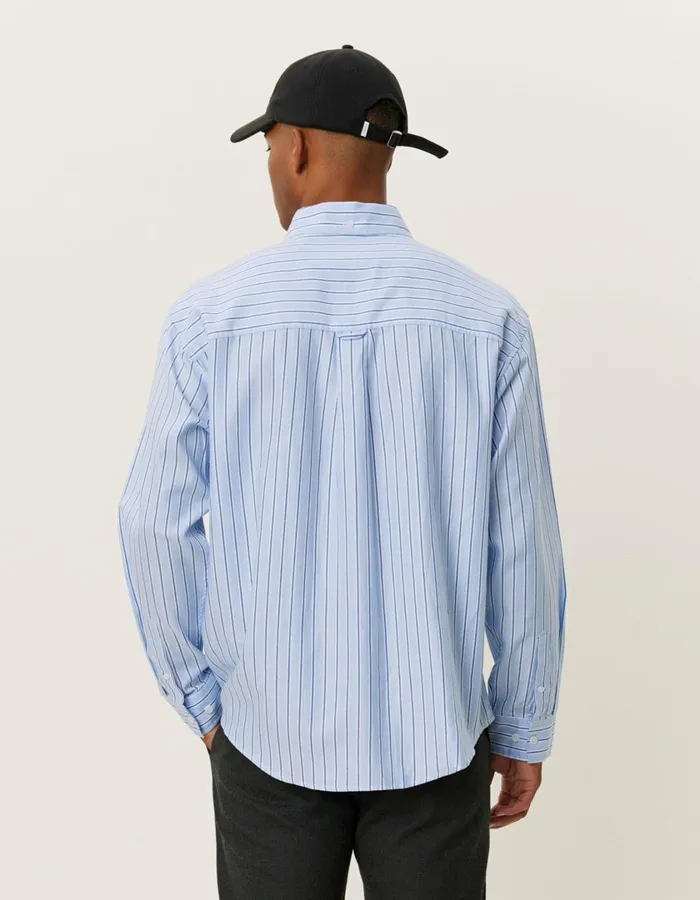 Men Kolton Herringbone Poplin Shirt 8211 WhiteBel Air Blue Les Deux ShirtsOvershirts