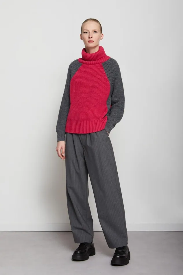 Ottod039Ame Turtleneck Bicolor Sweater Women Knitwear and TShirts