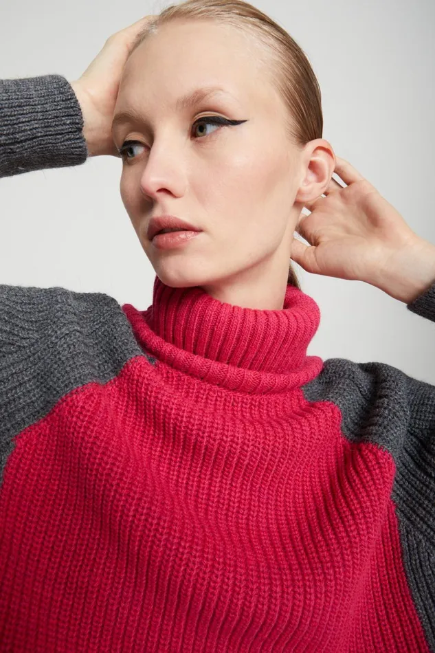 Ottod039Ame Turtleneck Bicolor Sweater Women Knitwear and TShirts