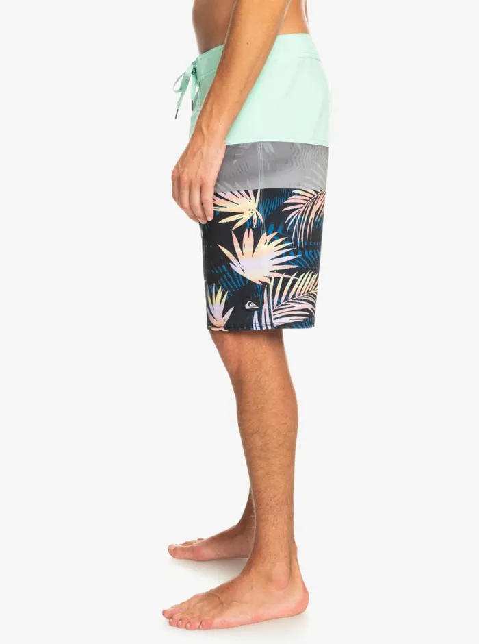 Quiksilver Surfsilk Panel 20034 Boardshorts Beach Glass Mens Shorts and Amphibians Quiksilver Surfsilk Panel 20034 Boardshorts Beach Glass Mens Shorts and Amphibians