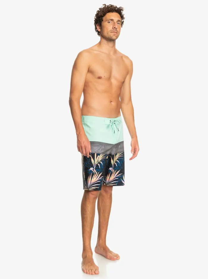 Quiksilver Surfsilk Panel 20034 Boardshorts Beach Glass Mens Shorts and Amphibians Quiksilver Surfsilk Panel 20034 Boardshorts Beach Glass Mens Shorts and Amphibians