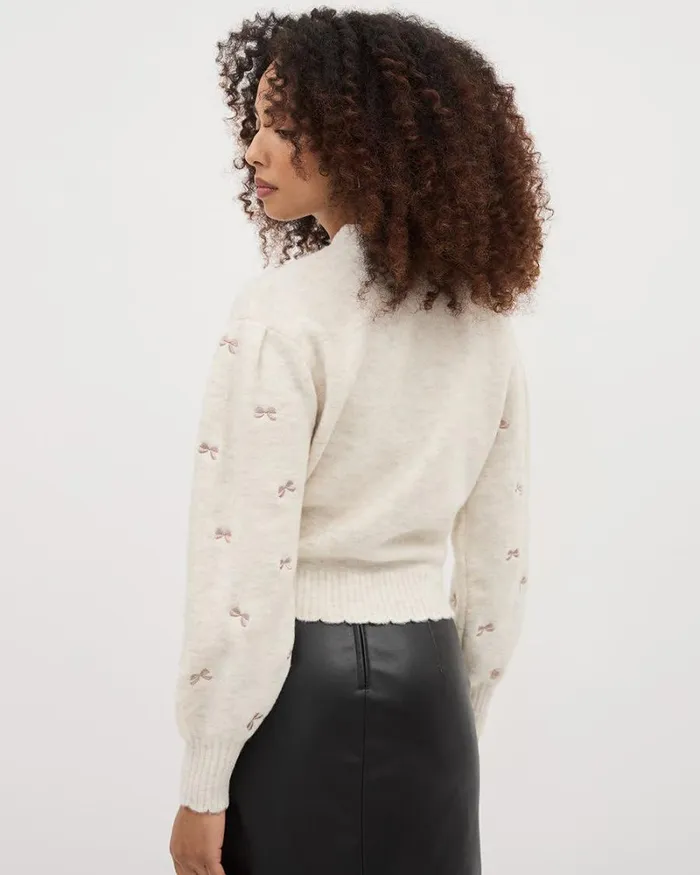 RWandCO Sweaters and Cardigans LongSleeve CrewNeck Spongy Pullover With Scalloped Trims Off White Mix 8211 Women RWandCO Sweaters and Cardigans LongSleeve CrewNeck Spongy Pullover With Scalloped Trims Off White Mix 8211 Women