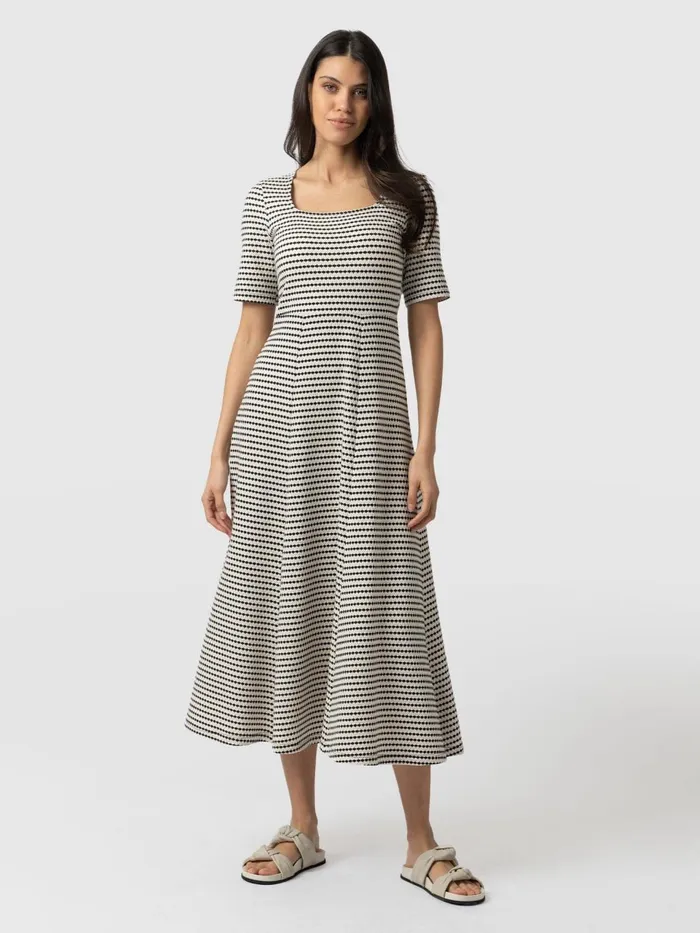 Saint And Sofia Dresses Women Darcey Short Sleeve Flared Dress 8211 Monochrome Jacquard Monochrome Jacquard