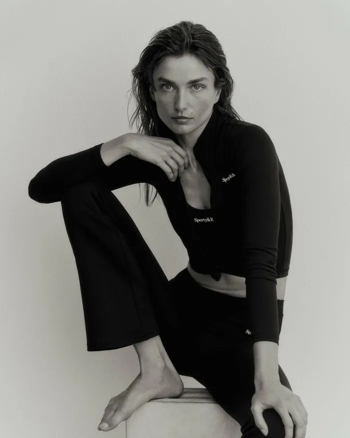 Sporty and Rich Activewear Women Serif Logo Flared Legging 8211 BlackWhite