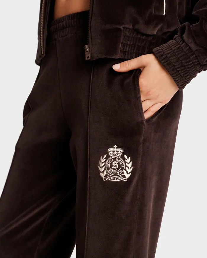 Sporty and Rich Sweatpants Women NY Crest Velour Track Pant 8211 ChocolateCream