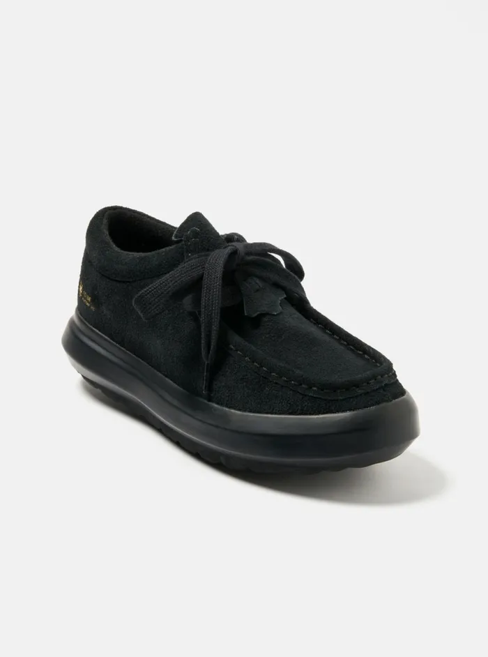 Wander FD08 In Black Hairy Suede Men Universal Works Footwear