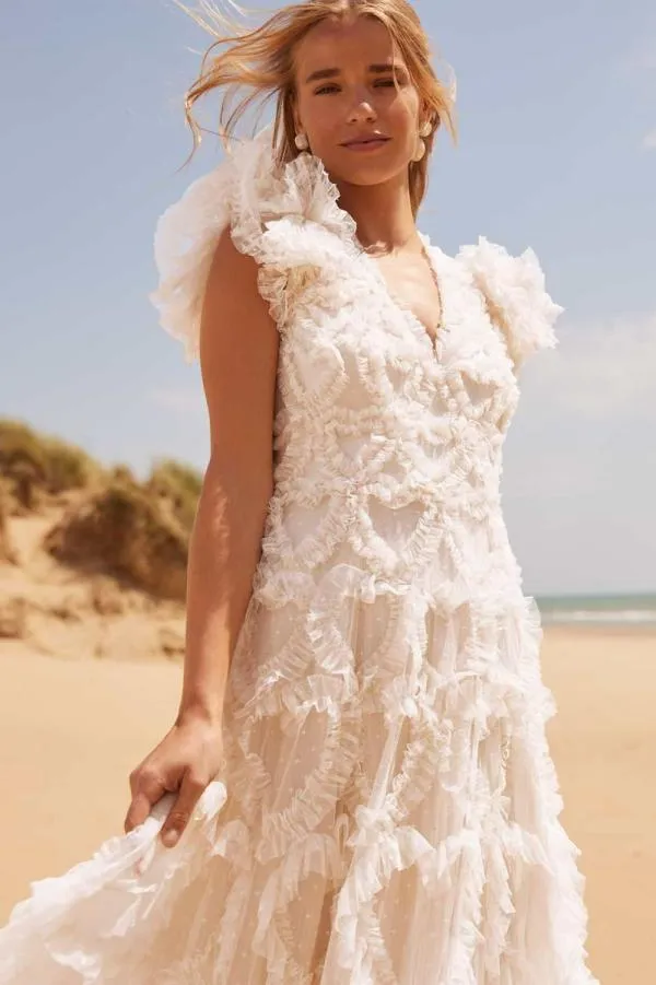 WeddingKIDSWomen Needle and Thread Amorette VNeck Gown Champagne