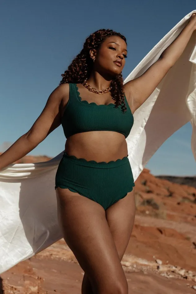 Women Bikini Baltic Born Honolulu Scalloped Bikini Top Green