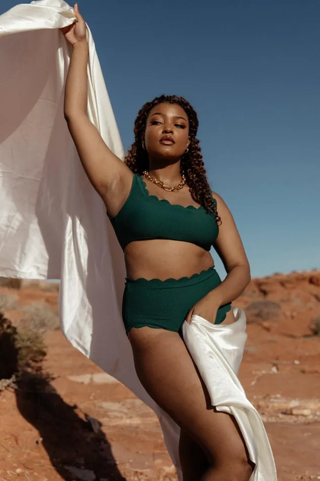 Women Bikini Baltic Born Honolulu Scalloped Bikini Top Green