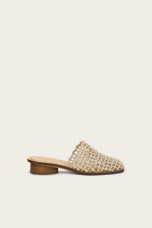 Women Cult Gaia Flats MERIDA SANDAL 8211 OFF WHITE