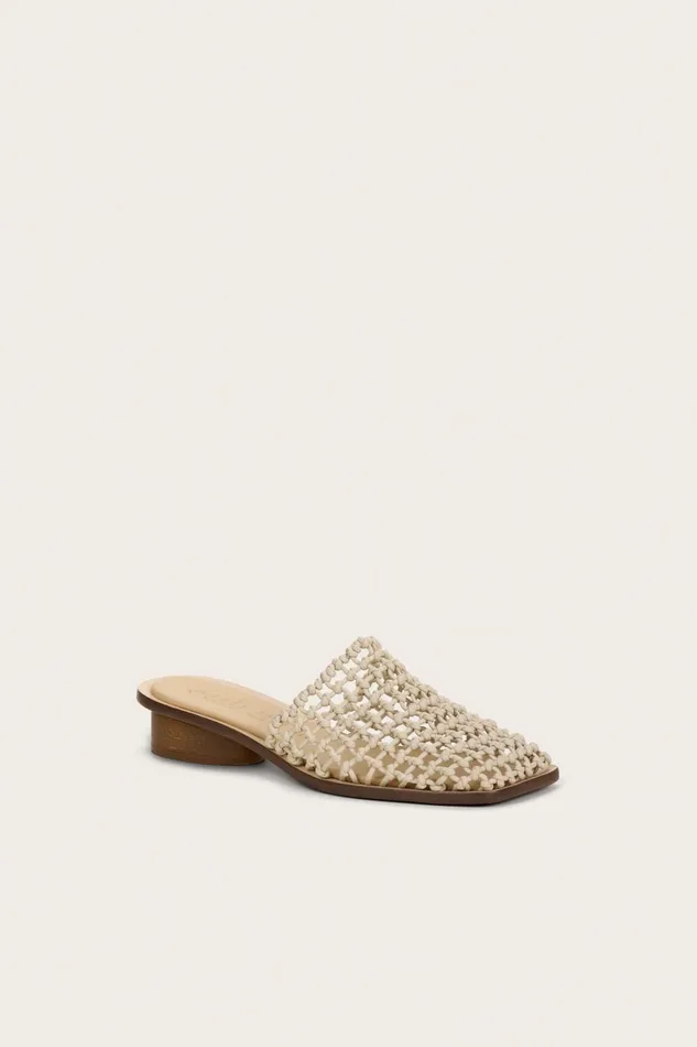 Women Cult Gaia Flats MERIDA SANDAL 8211 OFF WHITE Women Cult Gaia Flats MERIDA SANDAL 8211 OFF WHITE