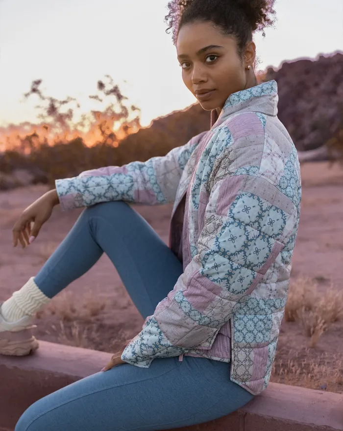Women Jackets TravisMathew BOLD AND BLOOM JACKET Mauve Shadows Multi