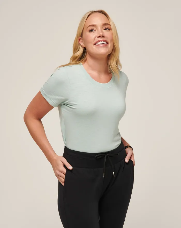 Women Tees TravisMathew CLOUD JERSEY TEE Ether