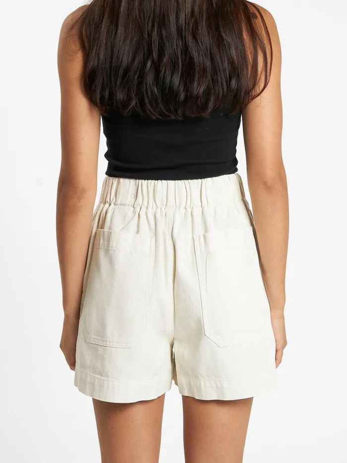 Womens Ease Short Heritage White Thrills Shorts