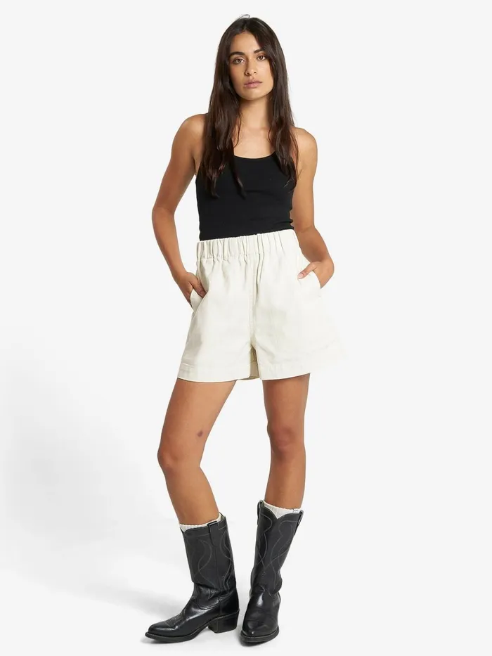Womens Ease Short Heritage White Thrills Shorts
